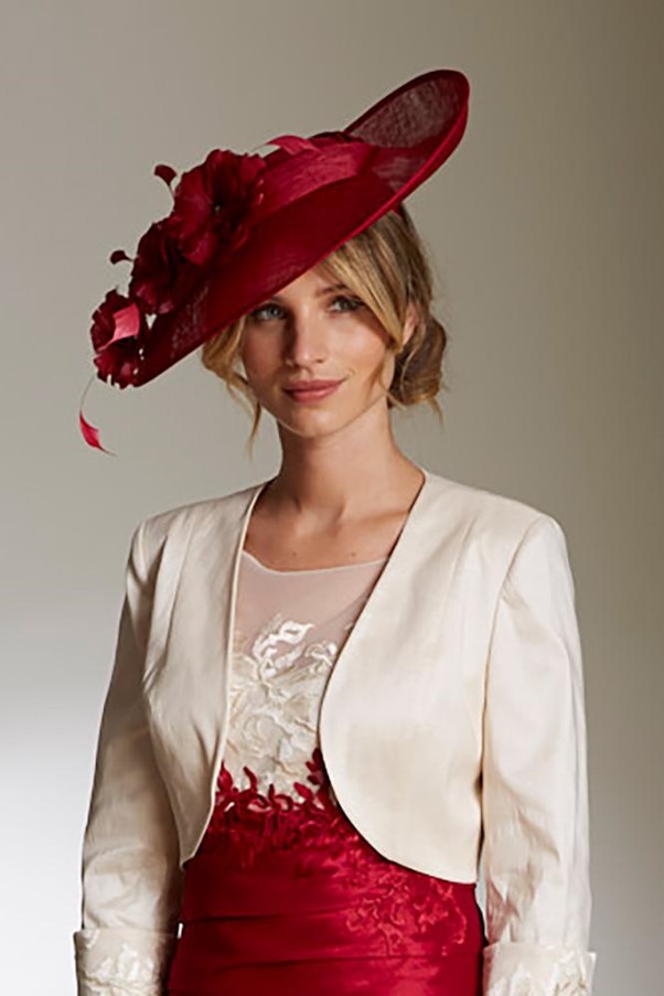 history of dresses at races 04 teardrop hat